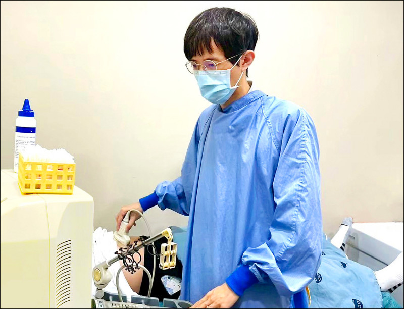 消夜、手搖飲不離手 22歲上班族「脂肪肝」上身